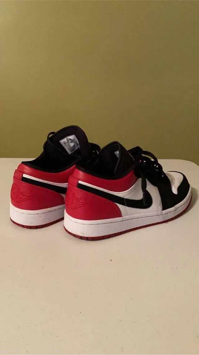 Air Jordan 1 Low Black Toe