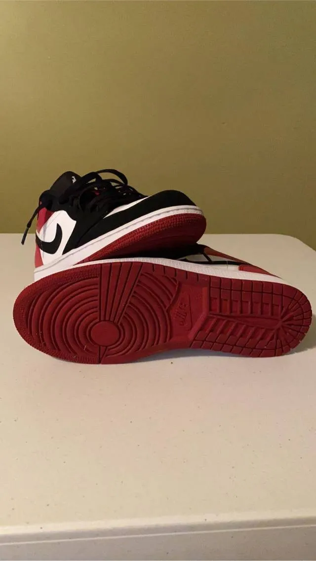 Air Jordan 1 Low Black Toe