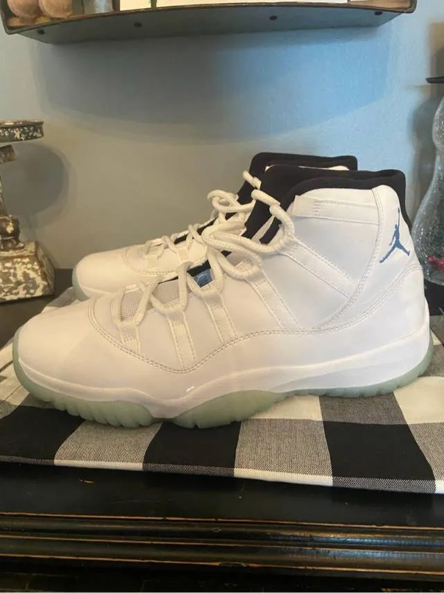 Air Jordan 11 GS Legend Blue