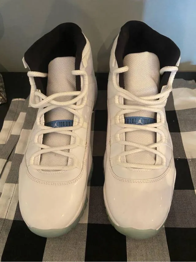 Air Jordan 11 GS Legend Blue