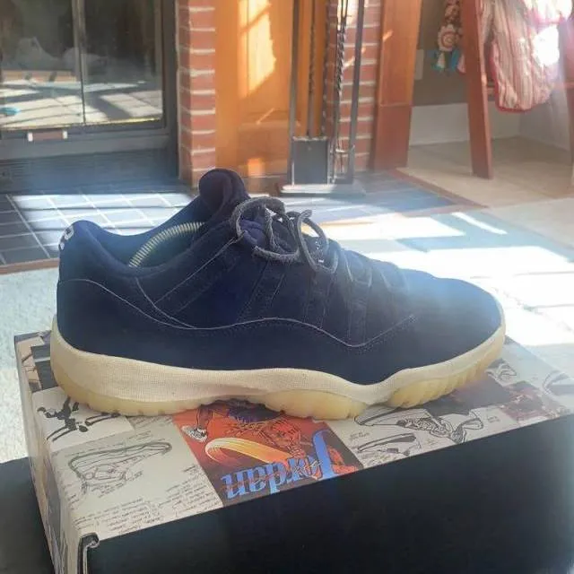 Air Jordan 11 Low RE2PECT