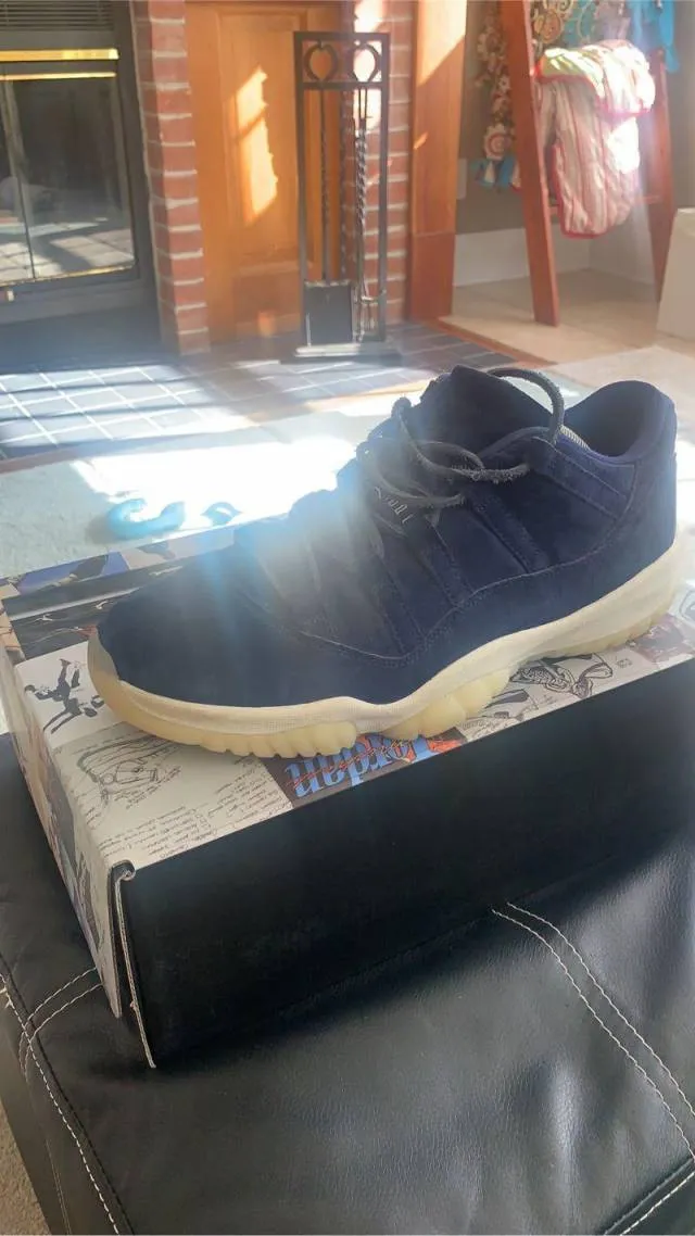 Air Jordan 11 Low RE2PECT