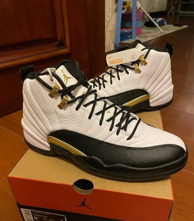 Air Jordan 12 Royalty