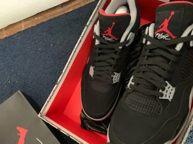 Air Jordan 4 OG Bred 2019