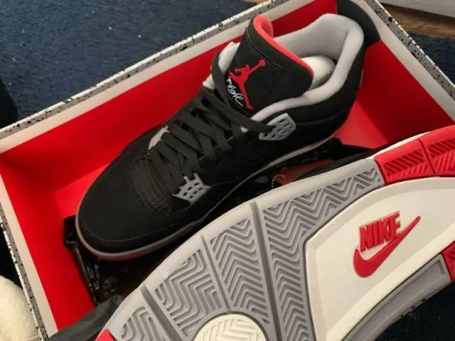 Air Jordan 4 OG Bred 2019