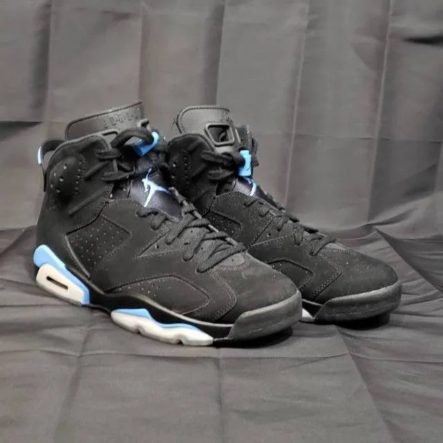 Air Jordan 6 UNC