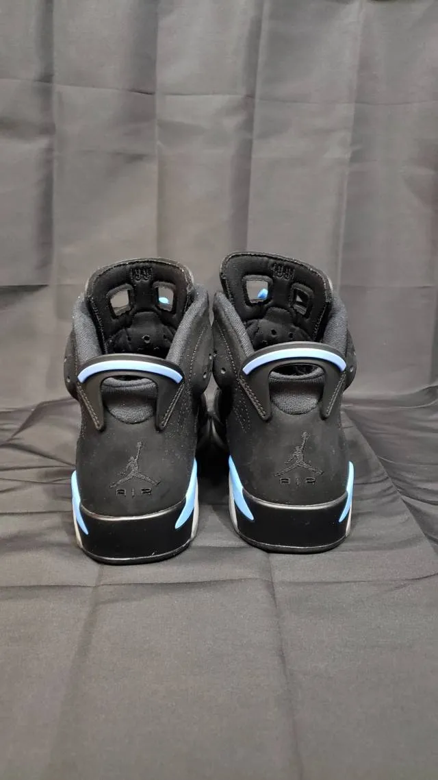 Air Jordan 6 UNC