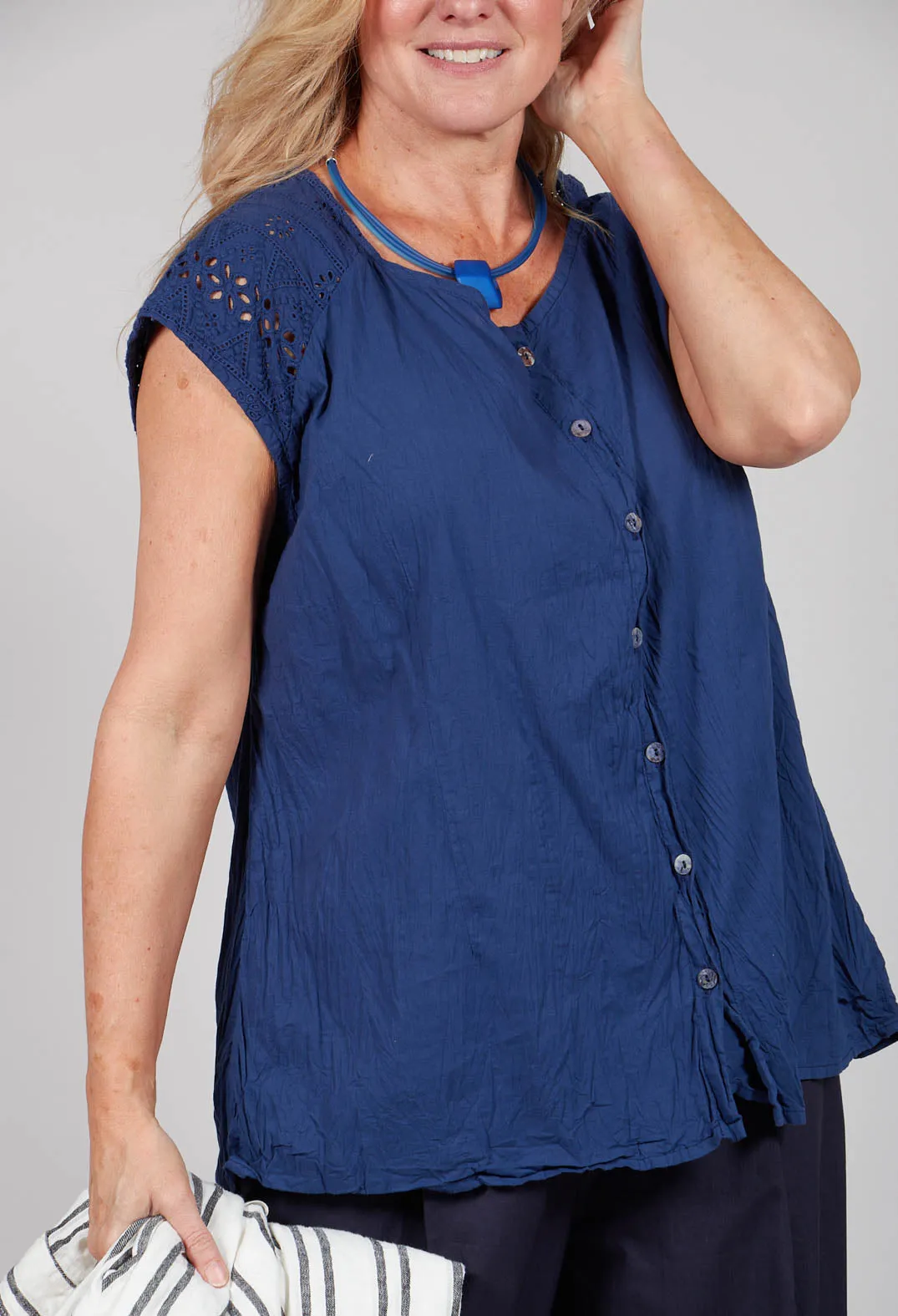 Geraniund Blouse in Lazuli Blue