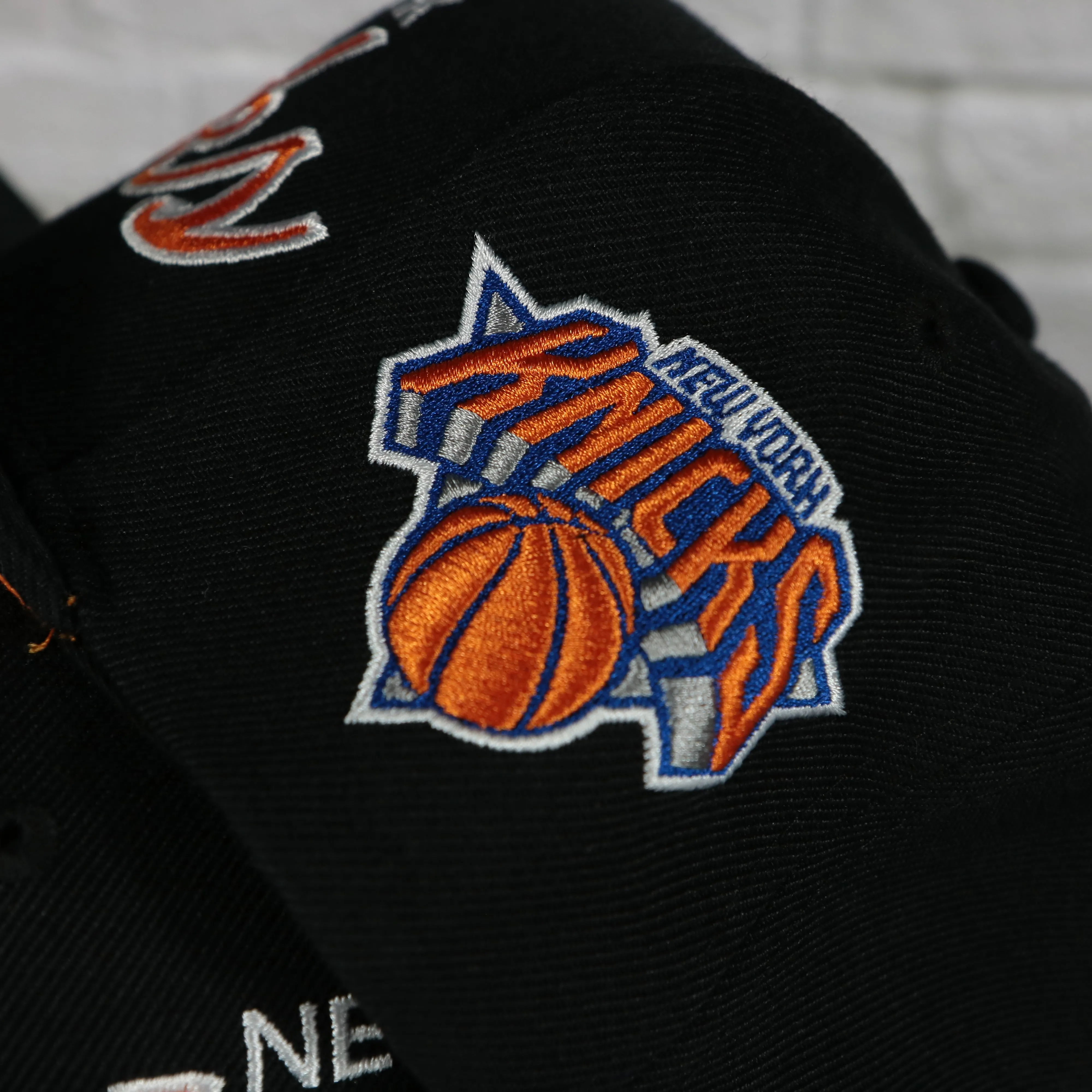 New York Knicks Vintage Retro NBA Team Script 2.0 Mitchell and Ness Snapback Hat | Black