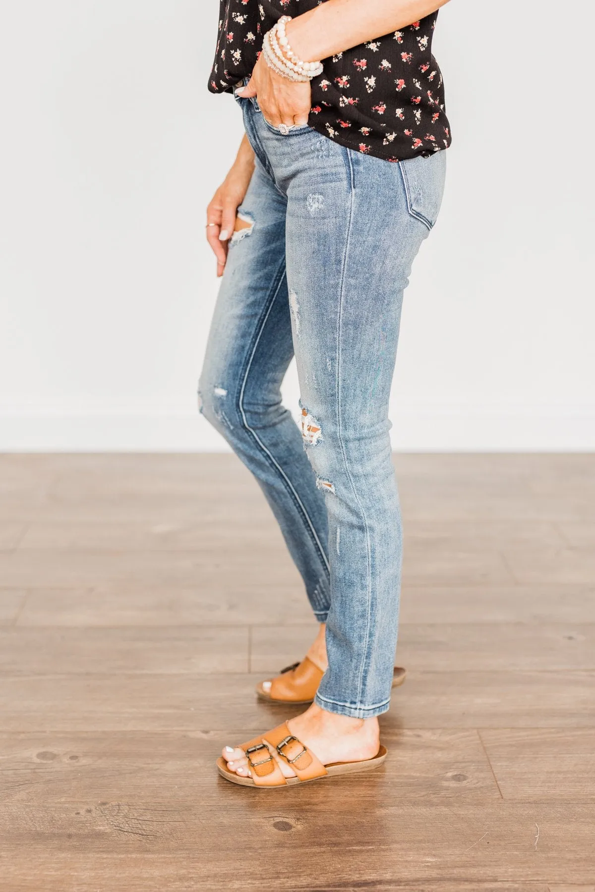 Vervet Mid-Rise Distressed Jeans- Noelle Wash