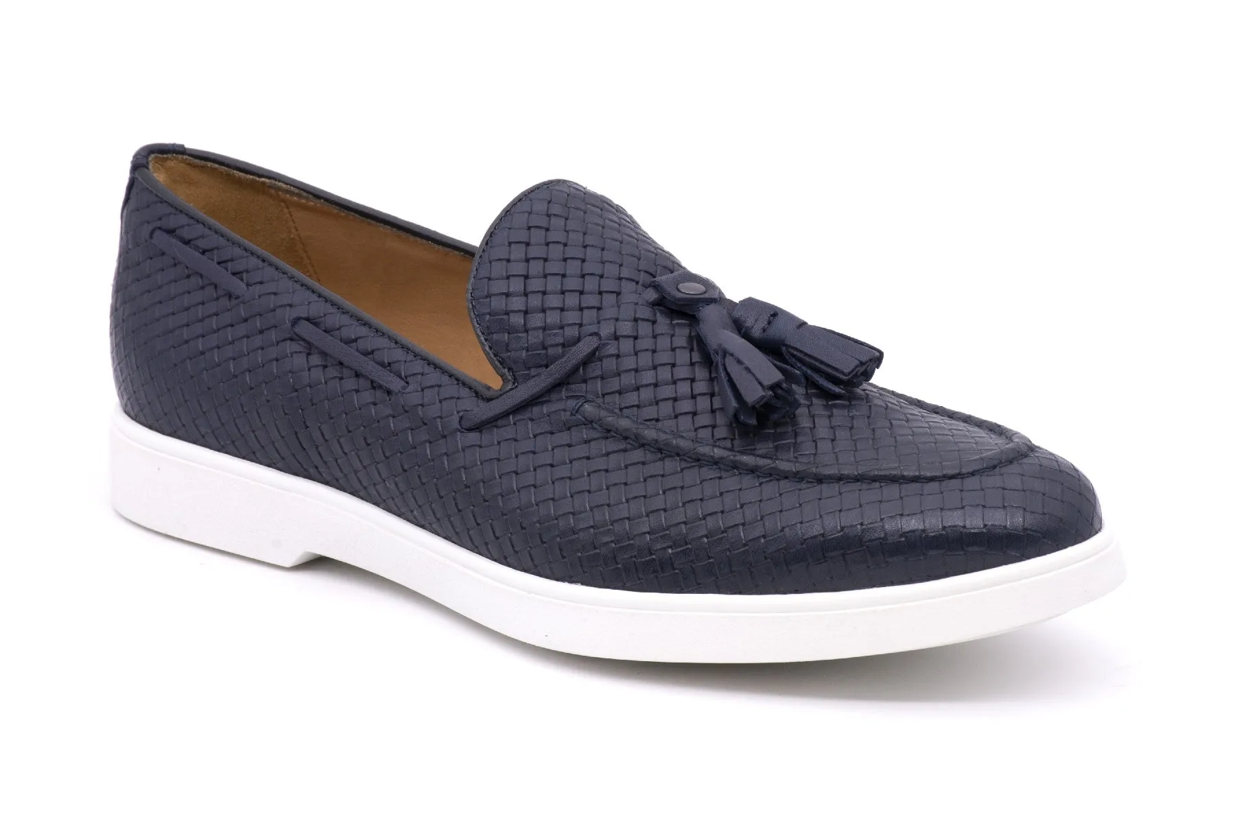 Woven loafer with tassels